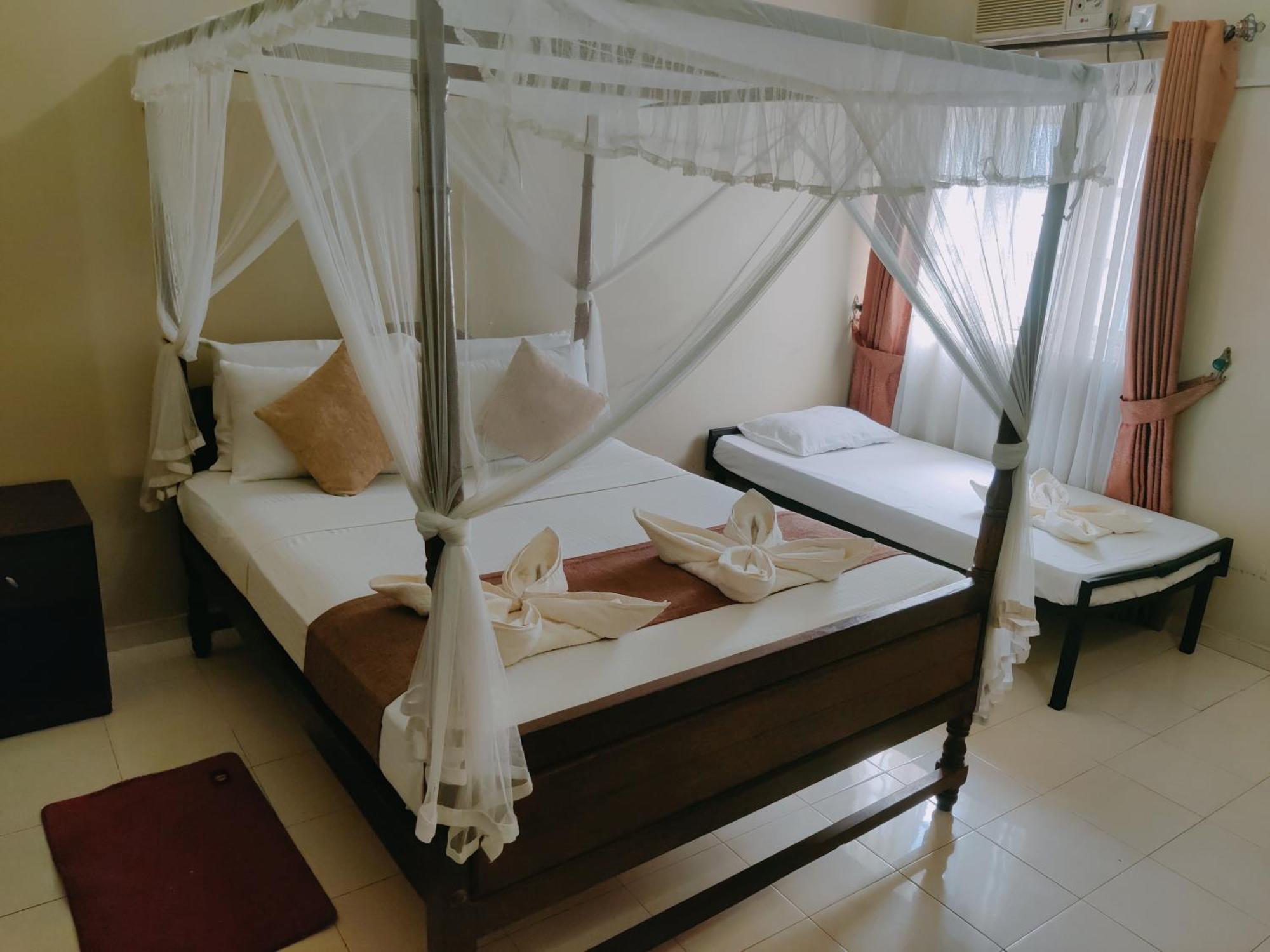 Grand Colonial Viveka Hotel Kurunegala Exterior foto