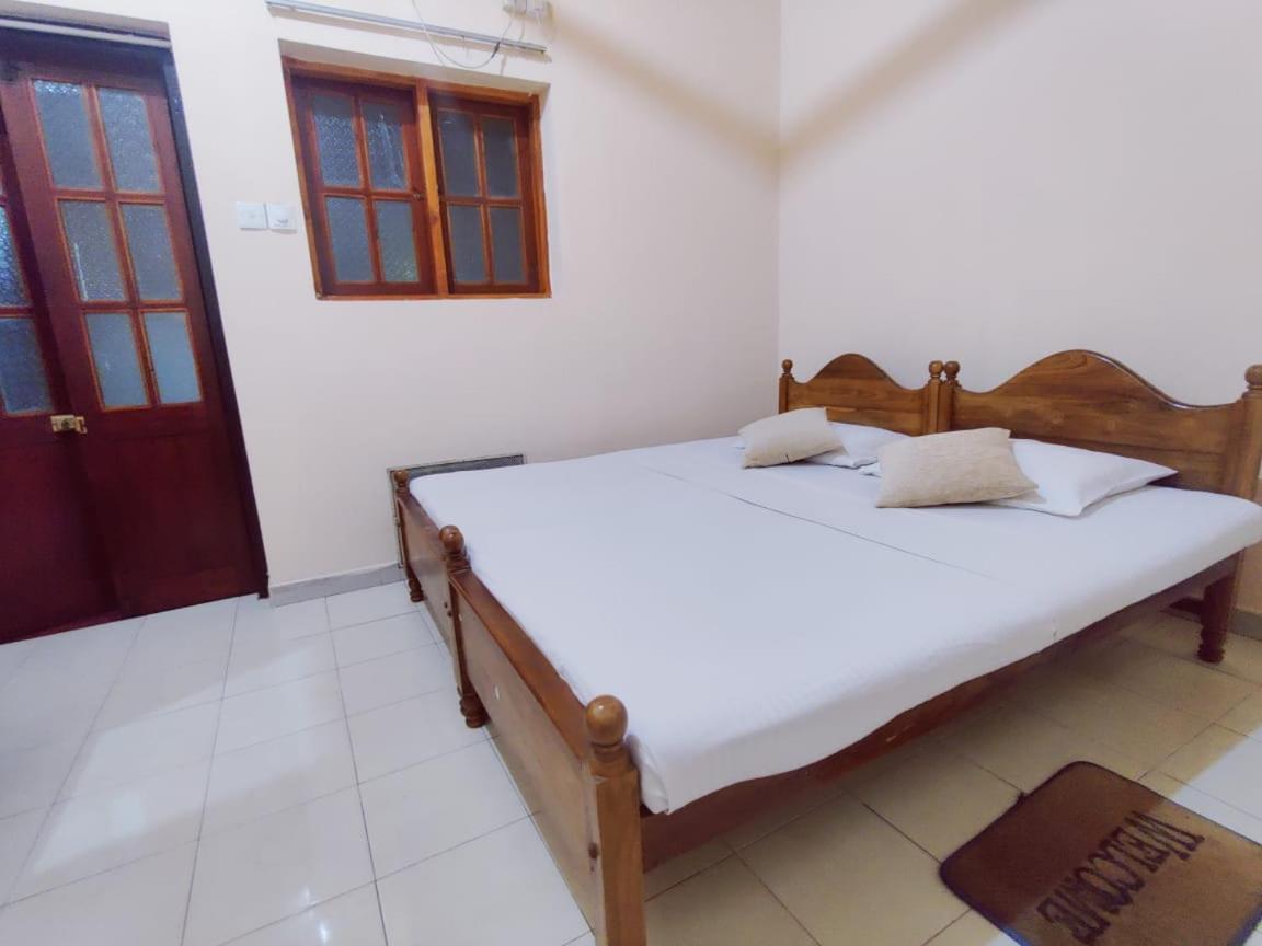 Grand Colonial Viveka Hotel Kurunegala Exterior foto