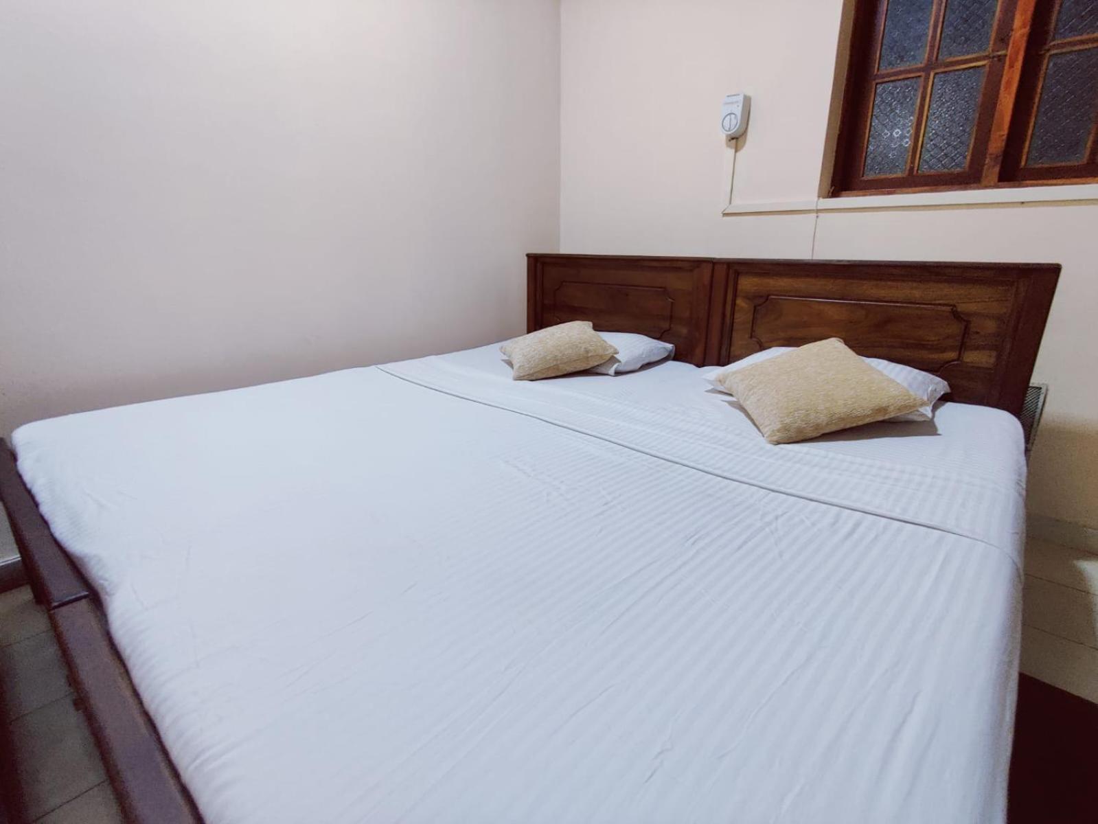 Grand Colonial Viveka Hotel Kurunegala Exterior foto